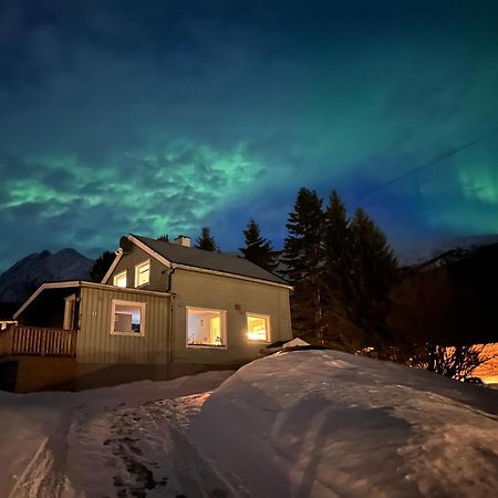 House With Garage In Central Lyngen Lyngseidet Ngoại thất bức ảnh